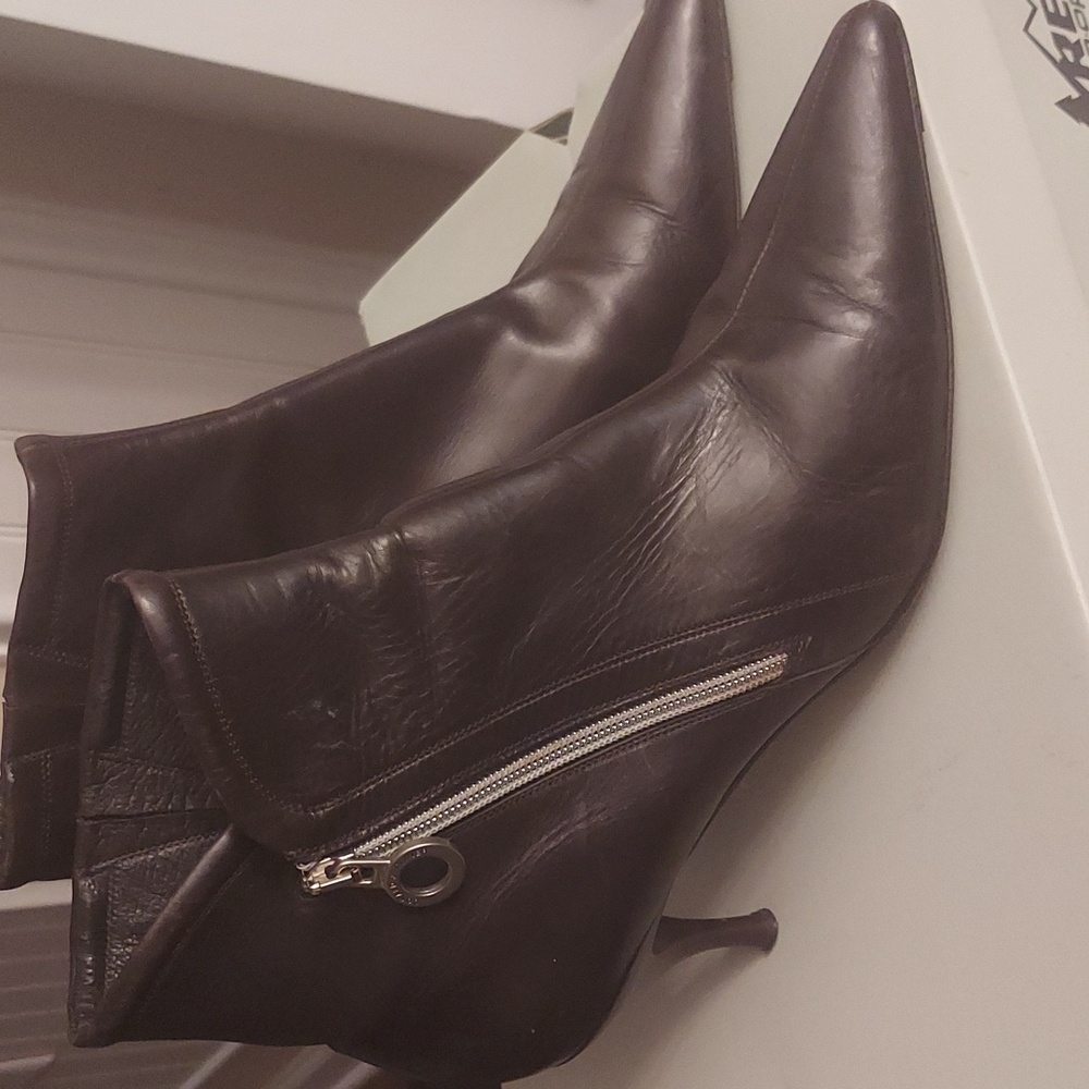 Women 👢